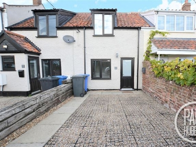 Cottage to rent in Hall Lane, Oulton, Lowestoft NR32