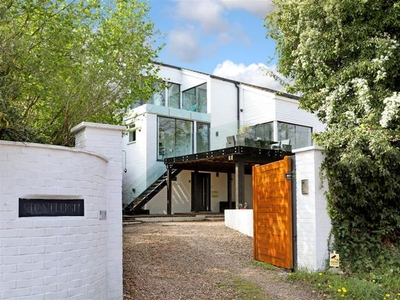 Detached house to rent in Cheapside Road, Ascot SL5