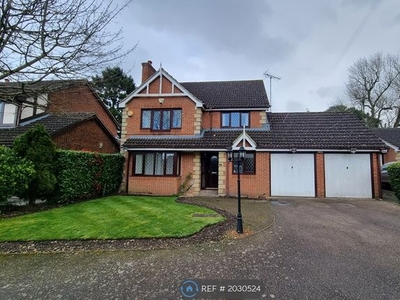 Detached house to rent in Chester Close, Potters Bar EN6