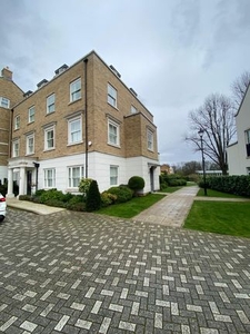 Detached house to rent in Egerton Drive, Isleworth TW7