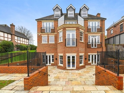 Detached house to rent in Manor Road, Chigwell, Essex IG7