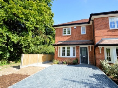 End terrace house to rent in Ash Hurst, Goring-On-Thames, Reading, Oxfordshire RG8