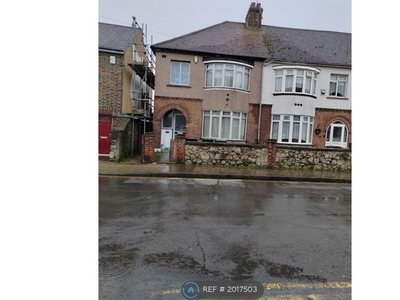 End terrace house to rent in Church Road, Swanscombe DA10