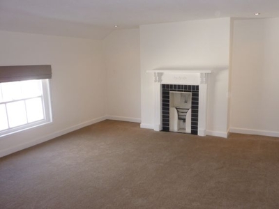 Flat to rent in Borough Street, Castle Donington, Derby DE74