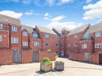 Flat to rent in Clarkes Court, Banbury OX16