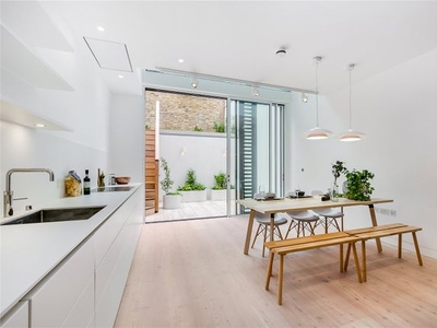 Flat to rent in Corsica Street, London N5