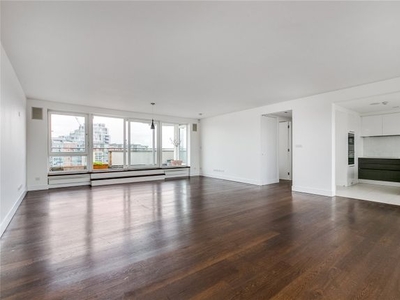 Flat to rent in Dolphin House, Smugglers Way SW18