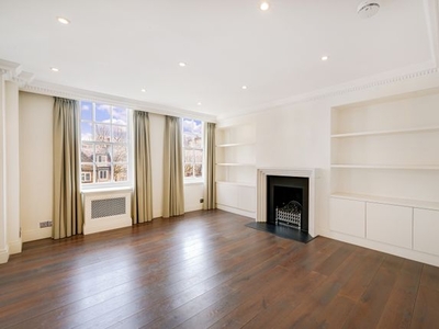 Flat to rent in Drayton Gardens, Chelsea SW10