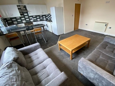 Flat to rent in Edric House, The Rushes, Loughborough LE11