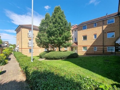 Flat to rent in Elm Court, Commonside Road, Harlow CM18