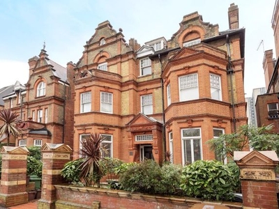 Flat to rent in Eton Avenue, Belsize Park NW3