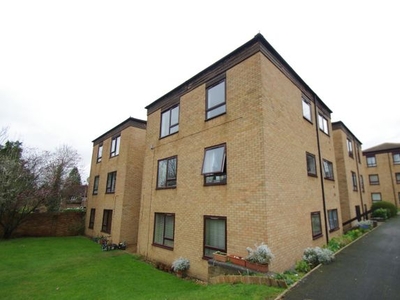 Flat to rent in Grandfield Avenue, Watford WD17