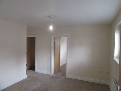 Flat to rent in Hockley, Essex SS5