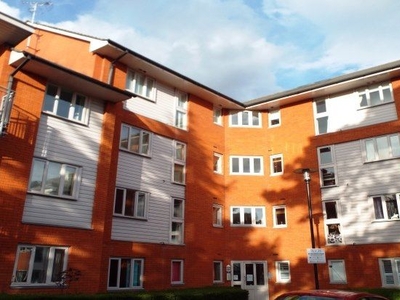 Flat to rent in Holland Road, Maidstone ME14