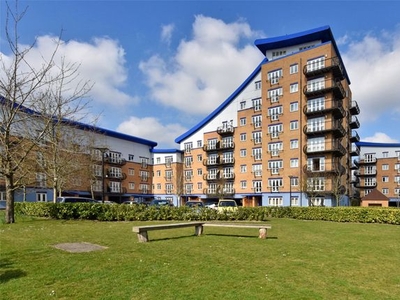 Flat to rent in Luscinia View, Napier Road, Reading RG1