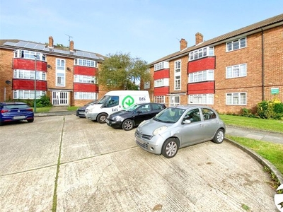 Flat to rent in Merino Place, Sidcup DA15