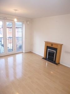 Flat to rent in Noble Court, Slough SL2