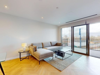 Flat to rent in Parkland Walk, London SW6