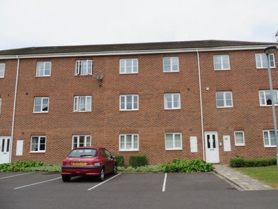 Flat to rent in Pennistone Place, Grimsby DN33