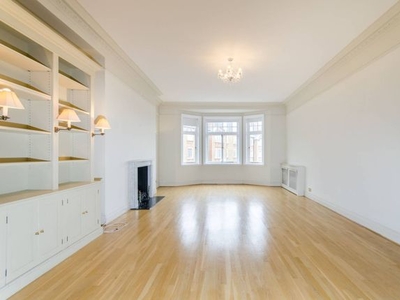 Flat to rent in Prince Albert Road, St John's Wood, London NW8