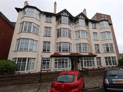 Flat to rent in Ravens Court, Alexandra Road, Southend-On-Sea SS1