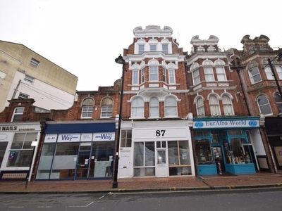 Flat to rent in Seaside Road, Eastbourne BN21