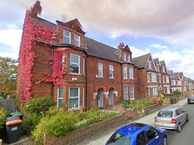 Flat to rent in St. Michaels Road, Bedford MK40