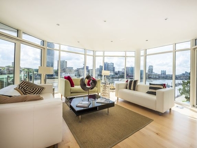 Flat to rent in The Boulevard, Imperial Wharf, London SW6
