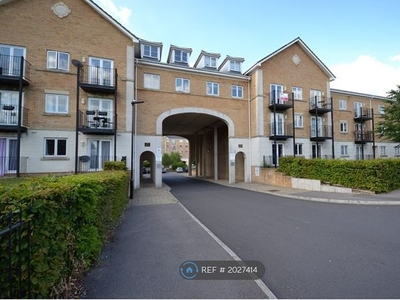 Flat to rent in The Dell, Southampton SO15