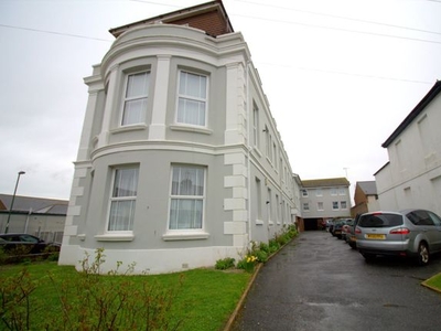 Flat to rent in Victoria Court, Victoria Road, Shoreham By Sea BN43
