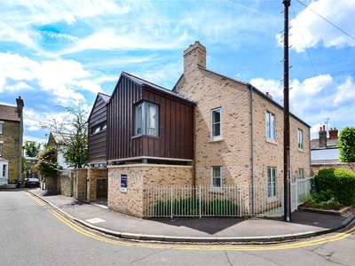 Flat to rent in Warkworth Street, Cambridge CB1