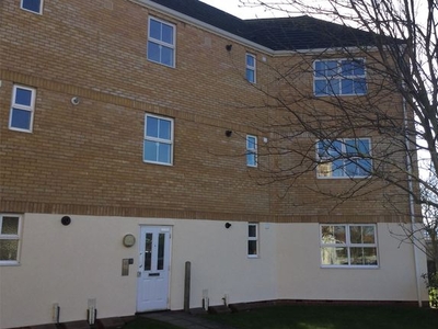 Flat to rent in Woodcock Road, Royston SG8
