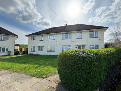 Maisonette to rent in Selwood Close, Stanwell, Staines-Upon-Thames TW19