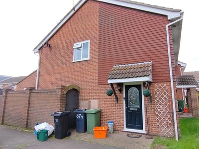 Property to rent in Crouchview Close, Wickford, Essex SS11