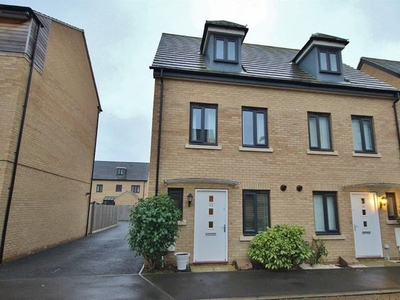 Property to rent in Dunnock Way, St. Ives, Huntingdon PE27