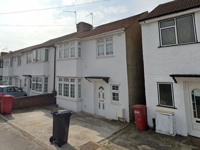Property to rent in Richmond Crescent, Slough SL1