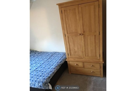 Room to rent in Kingfisher Way, Bishop's Stortford CM23