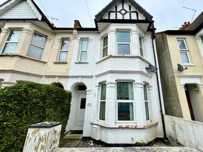 Semi-detached house to rent in Rayleigh Avenue, Westcliff-On-Sea SS0