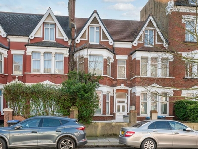 Studio flat for rent in Chichele Road, Willesden Green, London, NW2