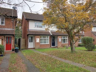 Terraced house to rent in 49 Kesteven Way Winnersh, Berkshire, Wokingham RG41