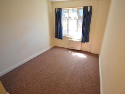 Terraced house to rent in Abingdon Road, Leicester LE2