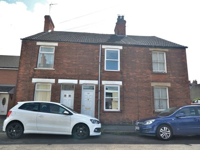 Terraced house to rent in Alexandra Road, Grantham NG31