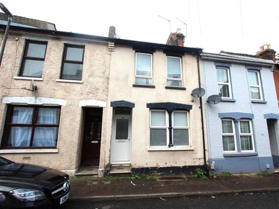 Terraced house to rent in Dale Street, Chatham ME4