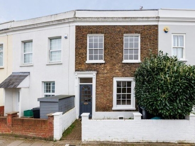 Terraced house to rent in Hartfield Crescent, London SW19
