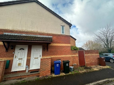 Terraced house to rent in Heron Drive, Bicester OX26
