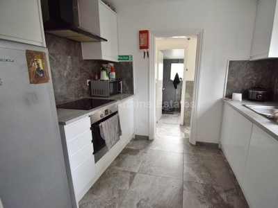 Terraced house to rent in London Road, Reading RG1