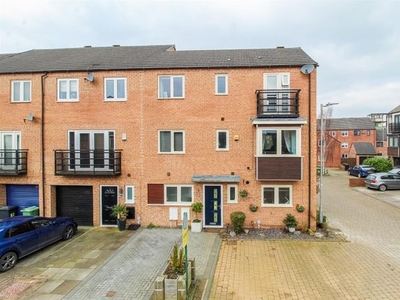 Town house for sale in Warren House Road, Allerton Bywater, Castleford WF10