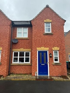 Town house to rent in East Street, Warsop Vale, Mansfield NG20