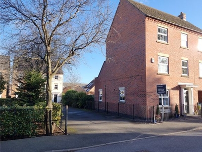 Town house to rent in Renfrew Drive, Greylees, Sleaford, Lincolnshire NG34