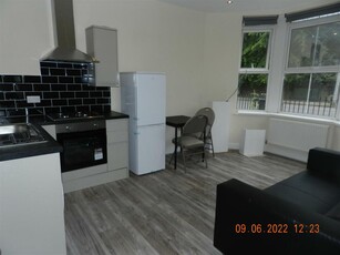 1 bedroom apartment for rent in Colum Road, Cathays, Cardiff, CF10